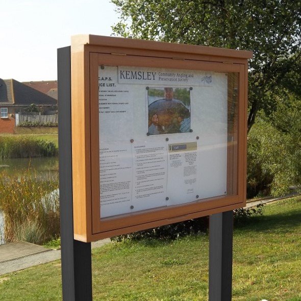 recycled-plastic-noticeboard