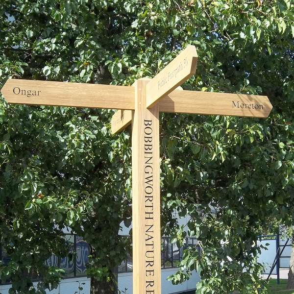 rustic-oak-fingerpost